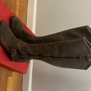 Donald J Pliner boots never worn size 7M